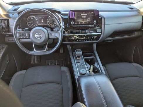 Used 2023 Nissan Pathfinder SV image 31