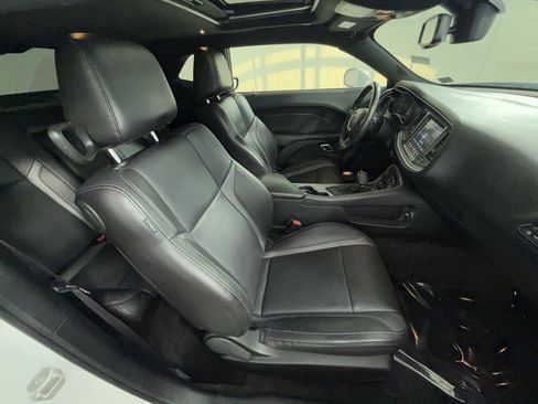 Used 2019 Dodge Challenger SXT w/ Plus Package image 27