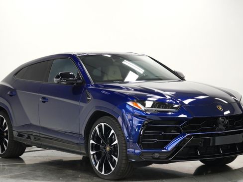 Used 2022 Lamborghini Urus AWD/4WD image 3