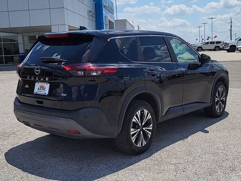 Used 2023 Nissan Rogue SV image 7