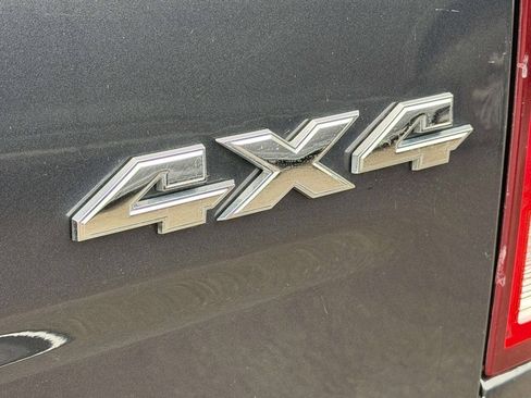 Used 2018 RAM 1500 Classic SLT AWD/4WD image 6