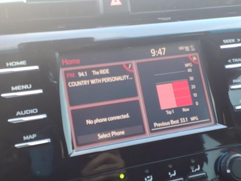Used 2019 Toyota Camry LE FWD image 26
