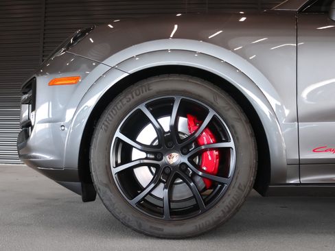 Certified 2026 Porsche Cayenne S AWD/4WD image 12