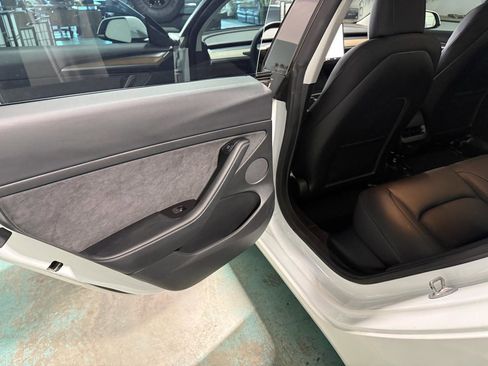 Used 2022 Tesla Model 3 Long Range image 13