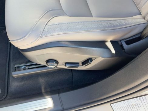 Certified 2025 Volvo XC90 B5 Plus image 13