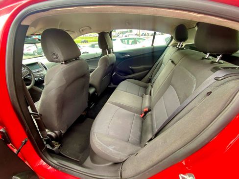Used 2018 Chevrolet Cruze LT image 11