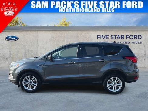 Used 2019 Ford Escape SE FWD image 6