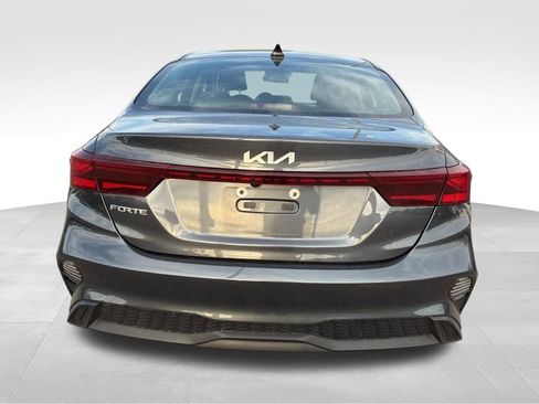 Used 2023 Kia Forte LXS FWD image 4
