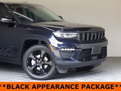 Used 2023 Jeep Grand Cherokee Limited w/ Luxury Tech Group II AWD/4WD image 3