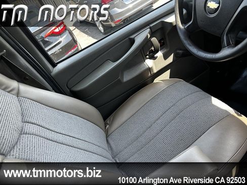Used 2011 Chevrolet Express 2500 RWD image 13