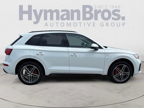 Used 2024 Audi Q5 e Premium Plus w/ Premium Plus Package image 2
