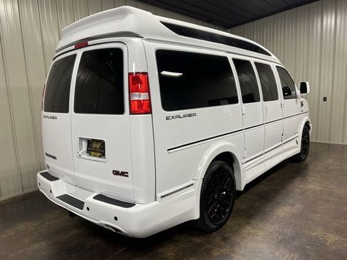 Used 2025 GMC Savana 2500 w/ Driver Convenience Package image 8