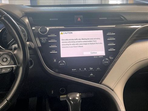 Used 2019 Toyota Camry XLE FWD image 18