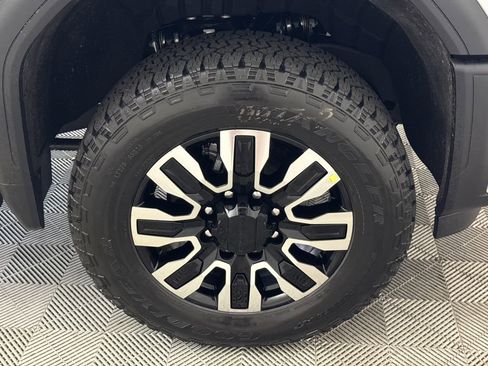 New 2026 GMC Sierra 2500 Denali Ultimate image 12