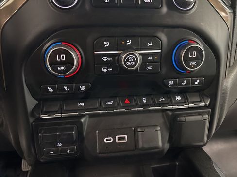 Used 2022 Chevrolet Silverado 1500 High Country AWD/4WD image 23