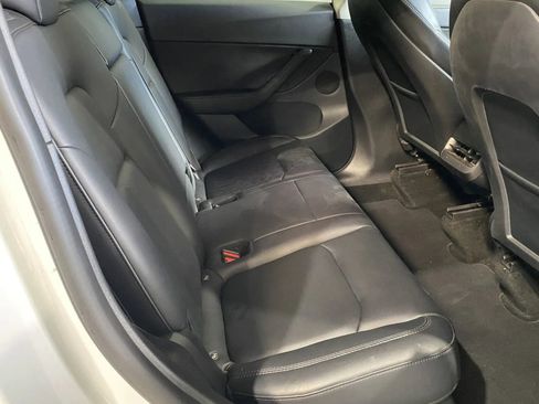 Used 2022 Tesla Model Y Performance image 7