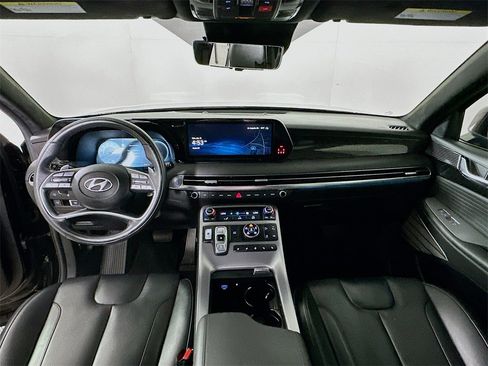 Used 2024 Hyundai Palisade Calligraphy image 3