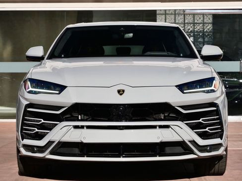 Used 2022 Lamborghini Urus image 3