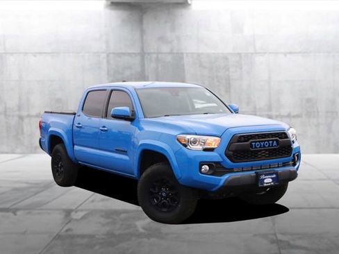 Used 2020 Toyota Tacoma SR5 image 2