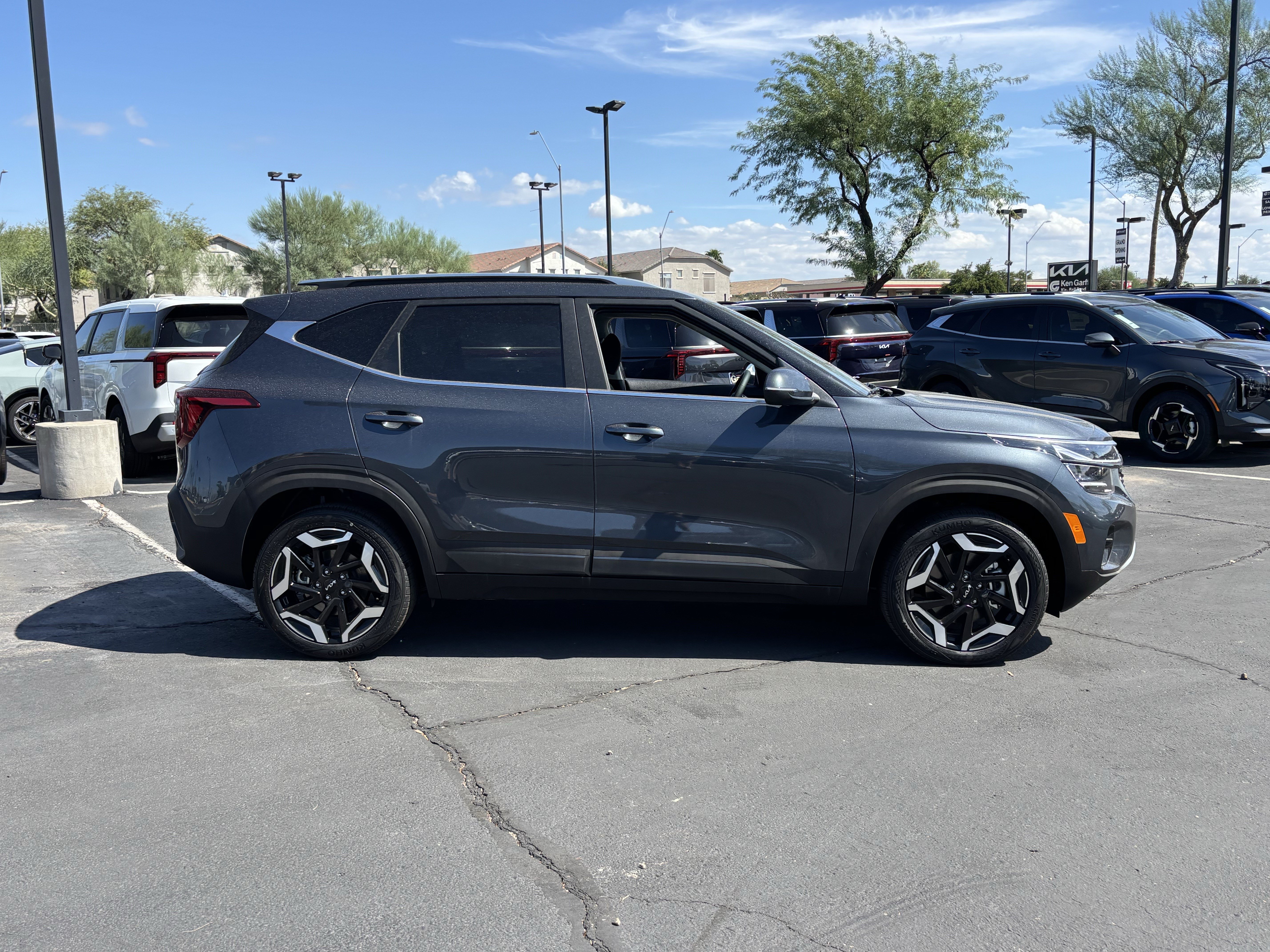 New 2026 Kia Seltos SX w/ SX Sunroof Package AWD/4WD image 2