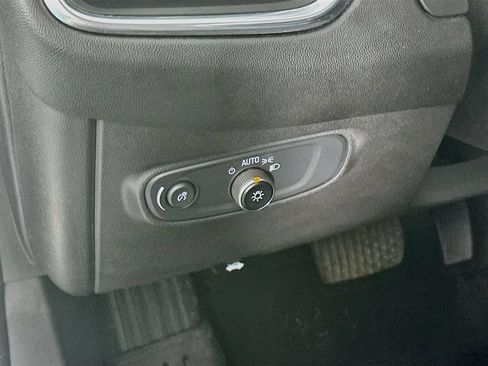 Used 2022 Chevrolet Equinox LT FWD image 16