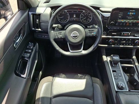 Certified 2023 Nissan Pathfinder SL w/ SL Premium Package AWD/4WD image 11