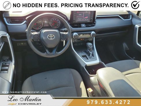 Used 2022 Toyota RAV4 LE FWD image 11