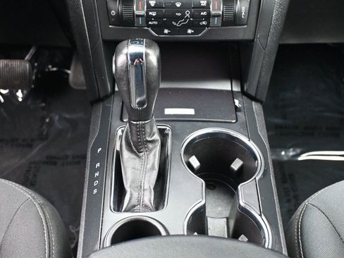 Used 2019 Ford Explorer XLT w/ Equipment Group 201A FWD image 12