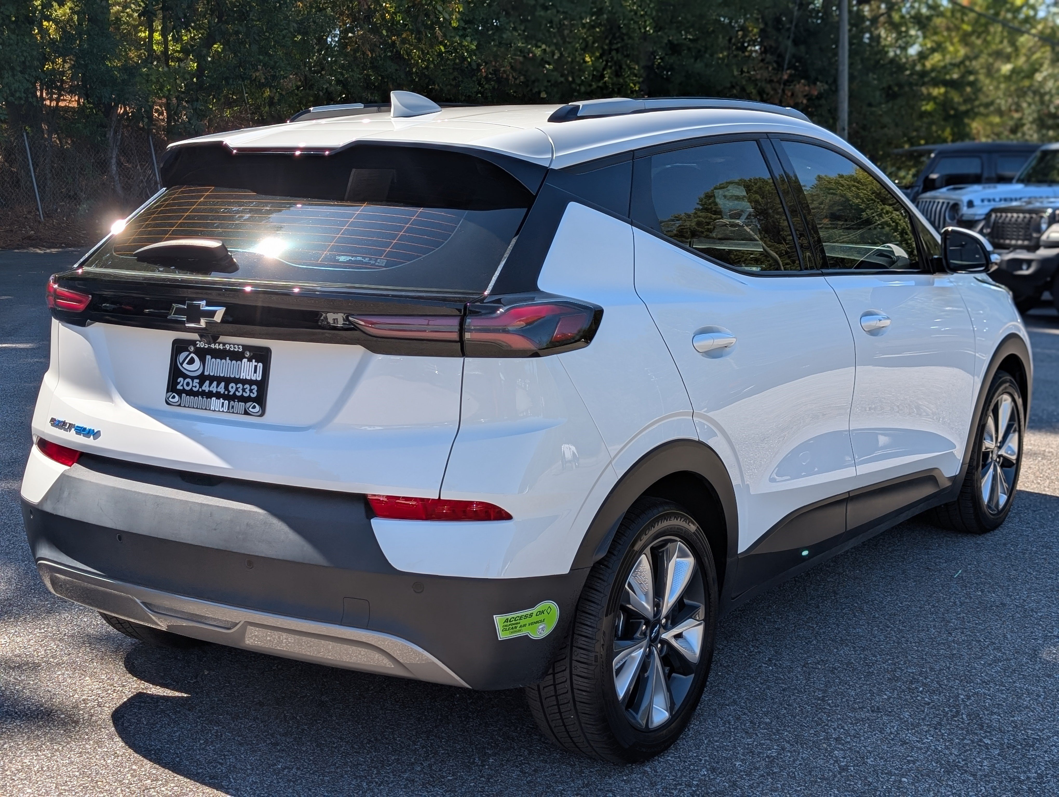 Used 2023 Chevrolet Bolt EUV LT w/ Convenience Package FWD image 9