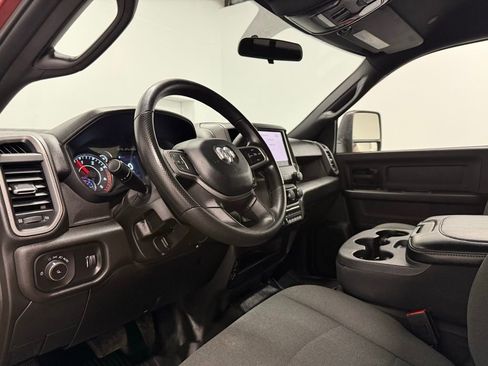 Used 2024 RAM 2500 Tradesman w/ Chrome Appearance Group image 13