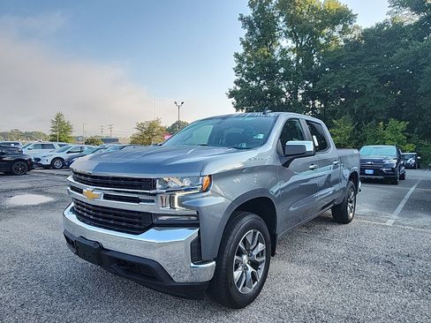 Used 2022 Chevrolet Silverado 1500 LT AWD/4WD image 1