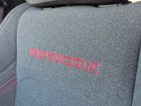 Used 2024 Jeep Wrangler Unlimited Rubicon AWD/4WD image 22