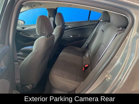 Used 2017 Chevrolet Cruze LT FWD image 11