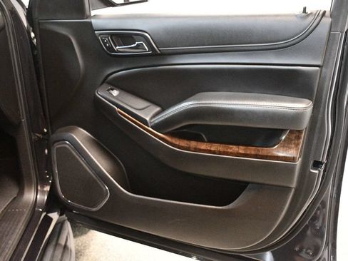 Used 2017 Chevrolet Suburban LS RWD image 25