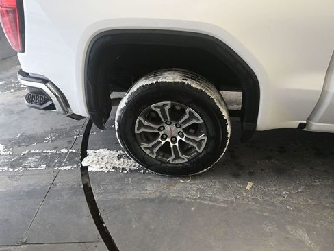 Used 2025 GMC Sierra 1500 SLT image 24