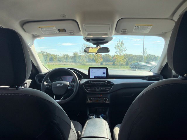 Used 2022 Ford Escape SE w/ Cold Weather Package FWD image 16
