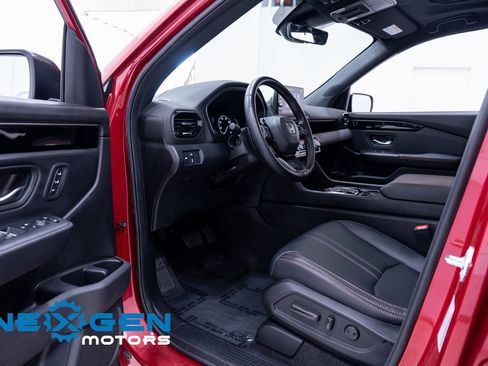 Used 2025 Honda Pilot TrailSport image 21