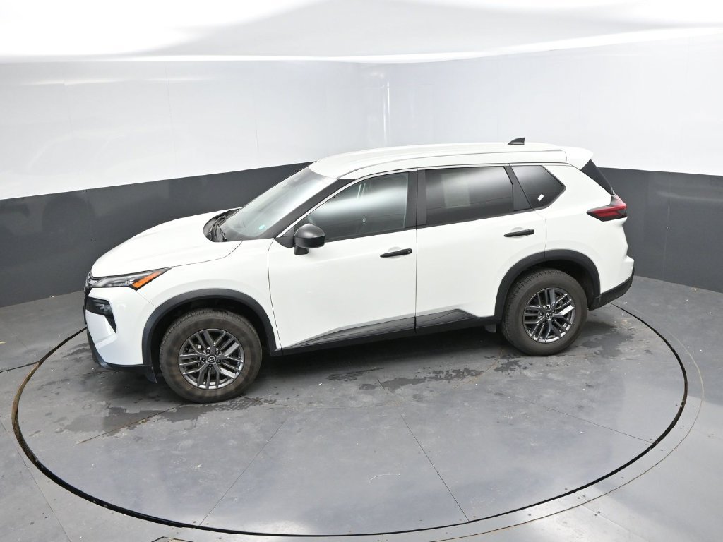 Used 2024 Nissan Rogue S AWD/4WD image 26