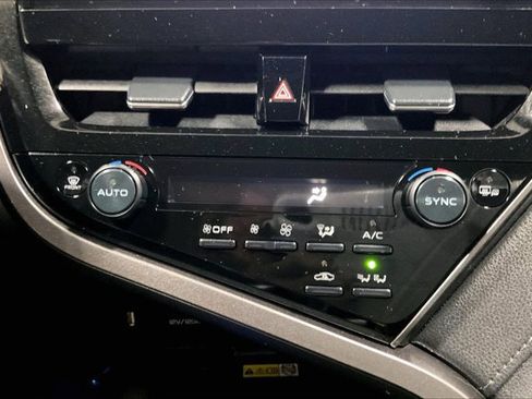 Certified 2022 Toyota Camry XLE w/ Navigation Upgrade Package FWD image 32