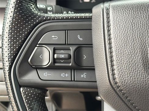 Used 2025 Toyota Tacoma SR5 image 29