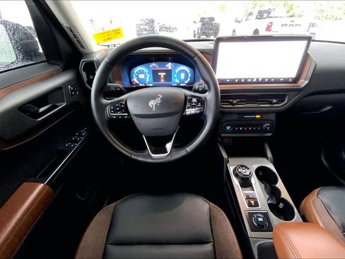Used 2025 Ford Bronco Sport Outer Banks AWD/4WD image 6