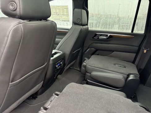 New 2026 Chevrolet Suburban High Country AWD/4WD image 12