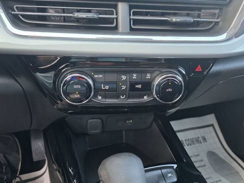 Used 2024 Chevrolet Trax LT w/ Driver Confidence Package FWD image 20