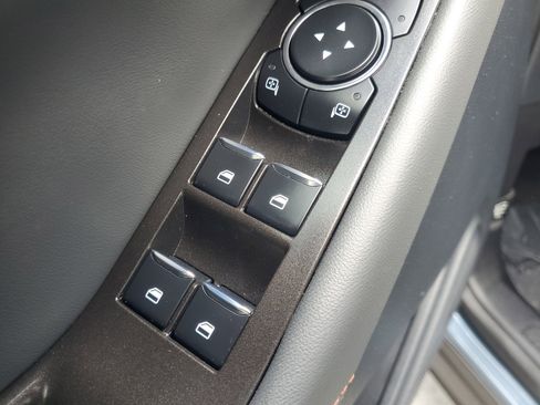 Used 2025 Ford Explorer Active RWD image 21