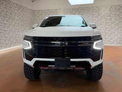 Used 2021 Chevrolet Tahoe Z71 w/ Luxury Package AWD/4WD image 2