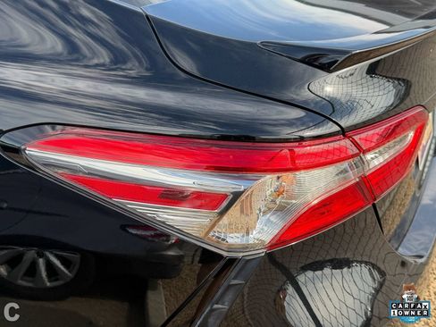 Used 2018 Toyota Camry SE w/ Moonroof Package FWD image 24