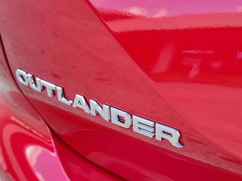 New 2026 Mitsubishi Outlander ES FWD image 9