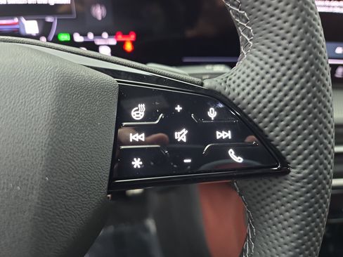 New 2025 Audi SQ5 Prestige image 18