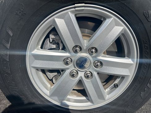 Used 2022 Ford F150 XLT w/ Trailer Tow Package image 6