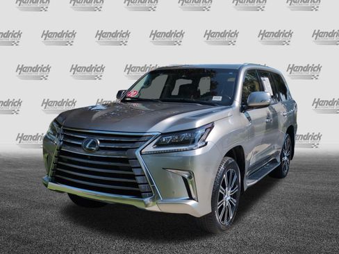 Used 2020 Lexus LX 570 4WD w/ Luxury Package image 5